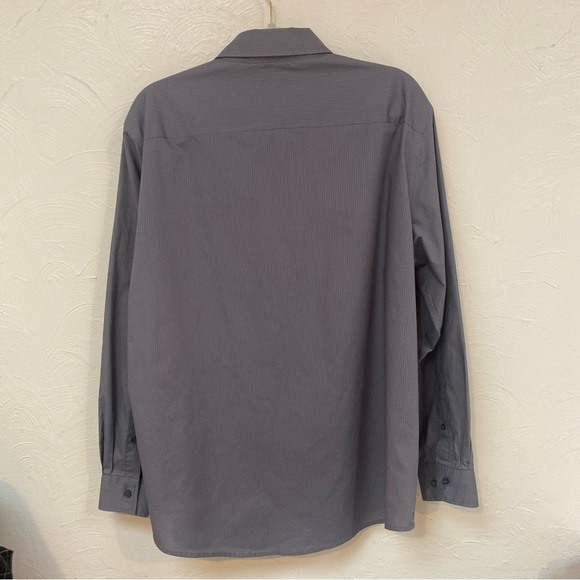 Croft & Barrow Shirt Men's Grey Striped Classic Fit Button Up Long Sleeve. - Picture 5 of 5